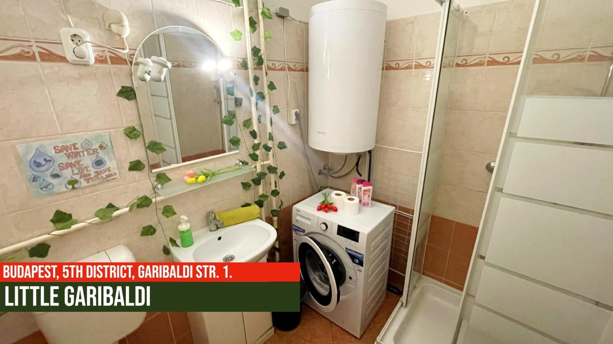 Little Americas Opera Apartments บูดาเปสต์ ภายนอก รูปภาพ