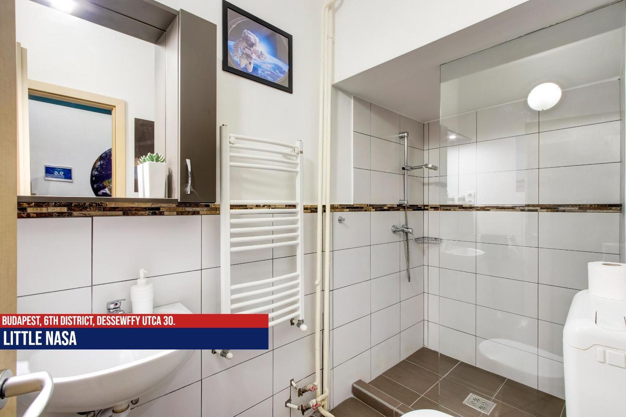 Little Americas Opera Apartments บูดาเปสต์ ภายนอก รูปภาพ