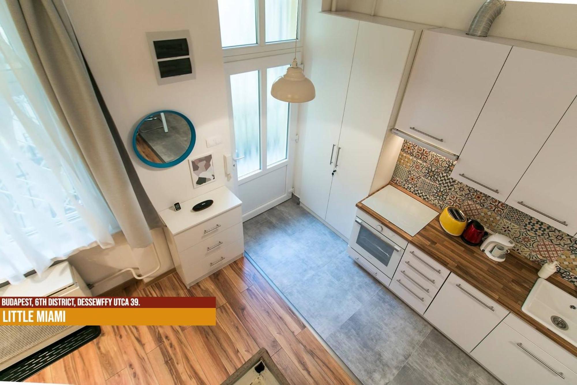Little Americas Opera Apartments บูดาเปสต์ ภายนอก รูปภาพ