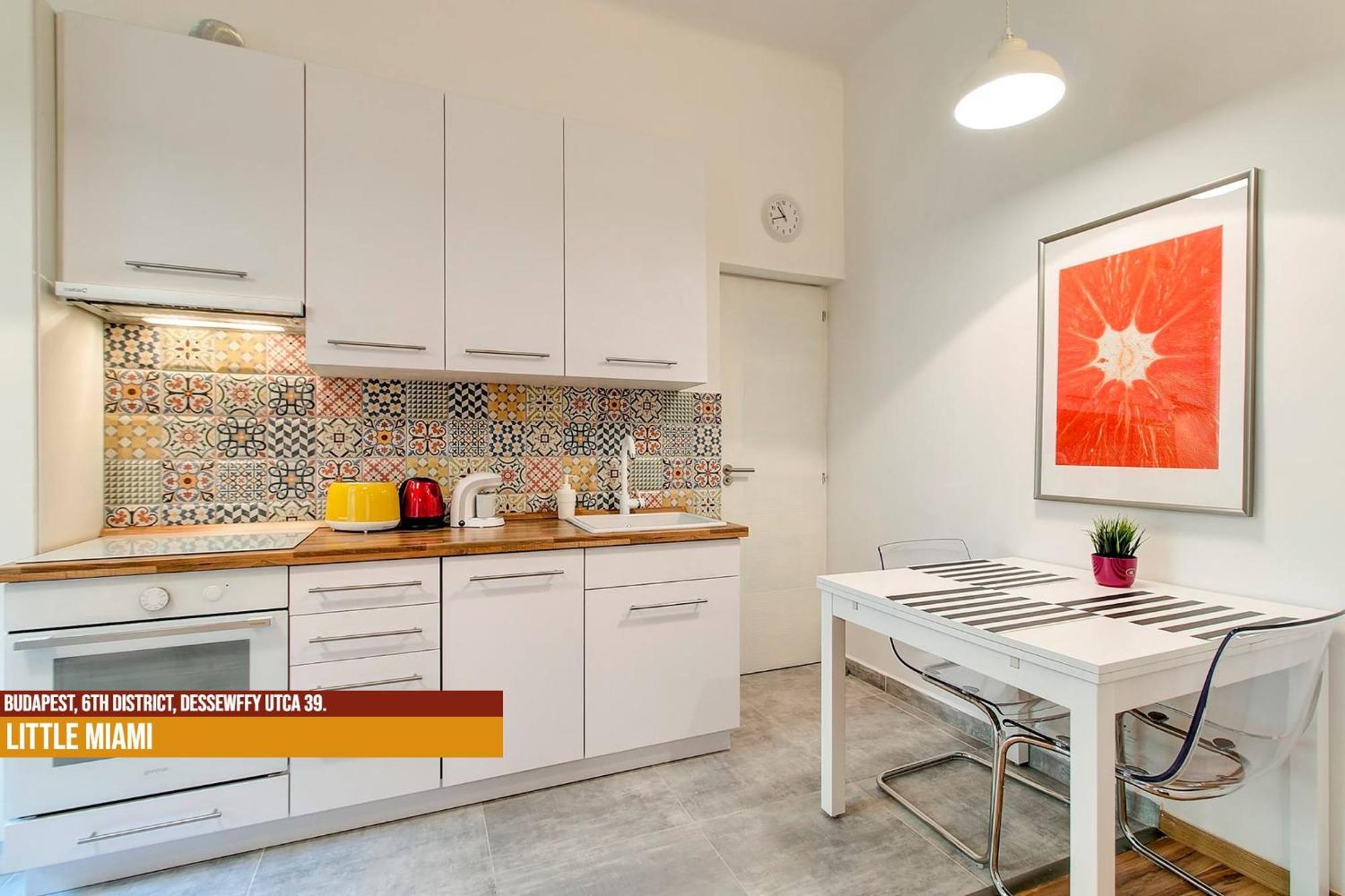 Little Americas Opera Apartments บูดาเปสต์ ภายนอก รูปภาพ