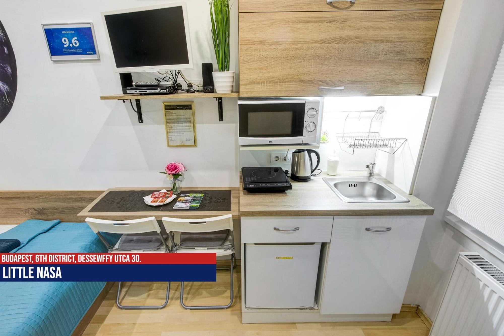 Little Americas Opera Apartments บูดาเปสต์ ภายนอก รูปภาพ