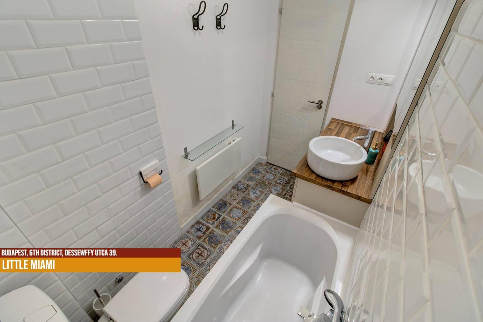 Little Americas Opera Apartments บูดาเปสต์ ภายนอก รูปภาพ